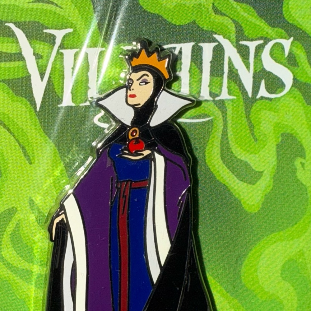 Disneyland Paris Villain Series Evil Queen September 2018 Pin NEW